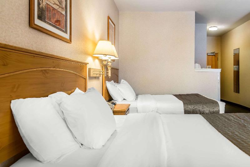 غرفة قياسية, First Residence