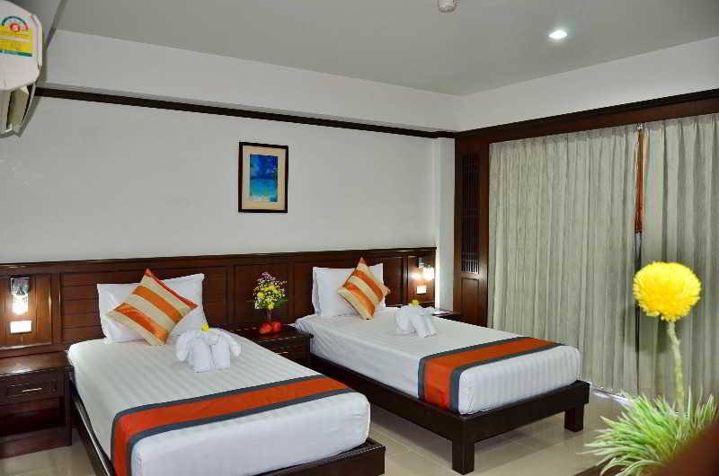 수피리어 룸, First Residence