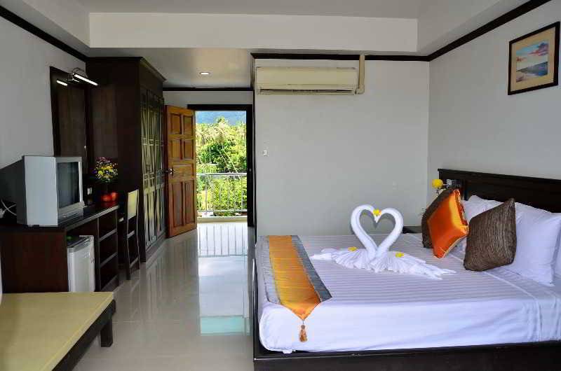 غرفة سوبيريور, First Residence