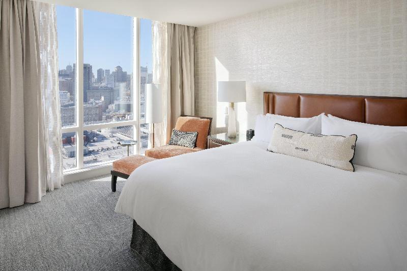 מיטת קינג בסוויטה, Intercontinental San Francisco, An Ihg