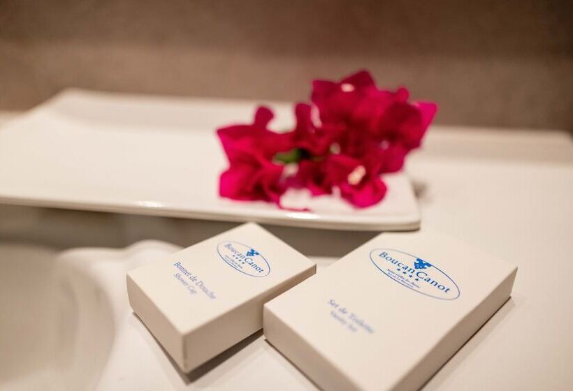 Suite Sénior, Le Boucan Canot