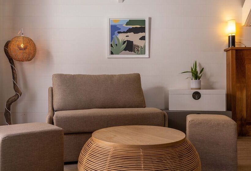 Suite Sénior, Le Boucan Canot