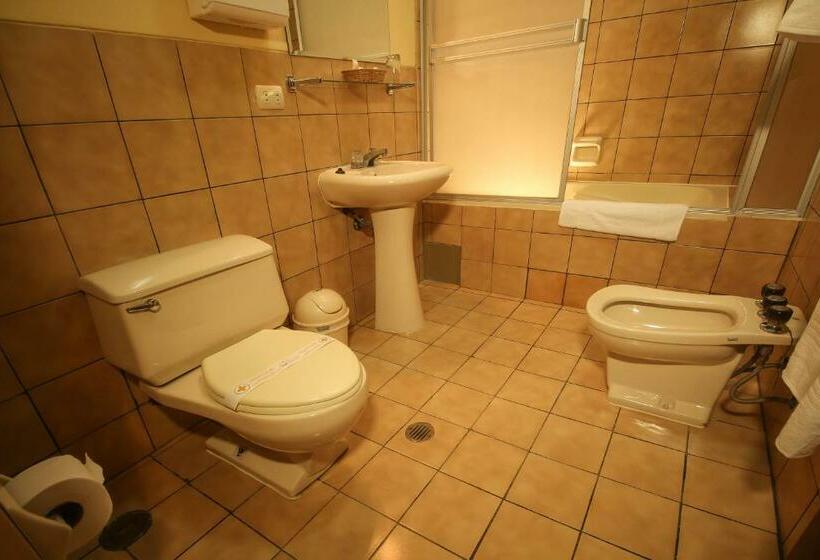 غرفة قياسية ثلاثية, Meliana