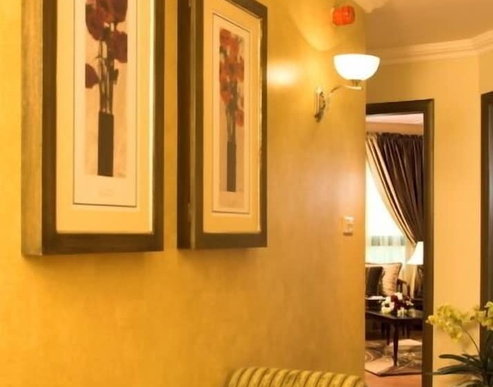 标准间, Plaza Athenee