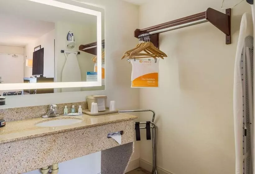 ２ダブルベッドのスタンダードルーム, Quality Inn Bradenton  Sarasota North