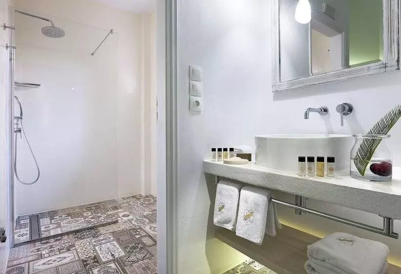 اتاق استاندارد با بالکن و چشم‌انداز دریا, Santa Maria Village Resort & Spa