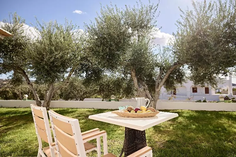 اتاق استاندارد سه تخته با چشم‌انداز باغ, Santa Maria Village Resort & Spa