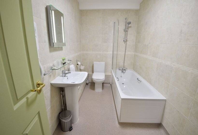 Номер Superior, The Crown