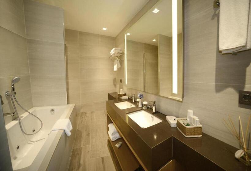 جناح, The Sign şile Hotel & Spa