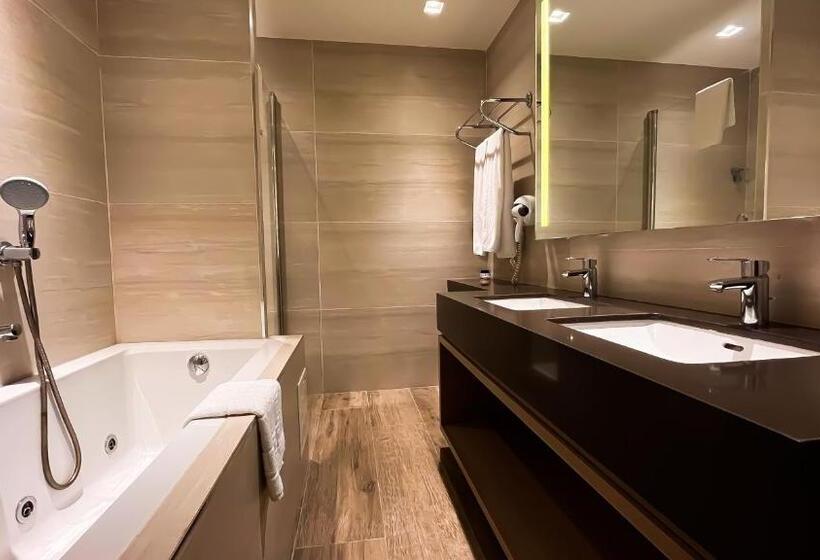 جناح, The Sign şile Hotel & Spa