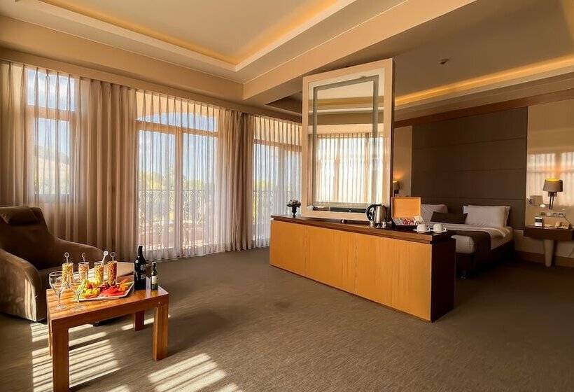 جناح, The Sign şile Hotel & Spa