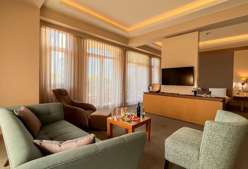 جناح, The Sign şile Hotel & Spa