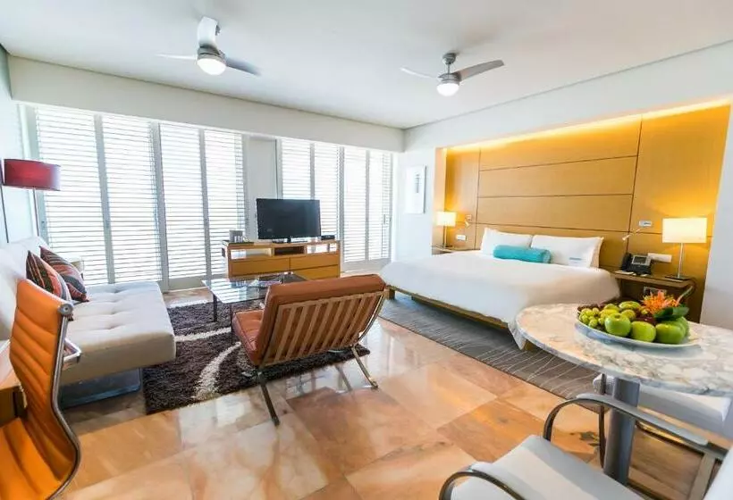 سوئیت جونیور با تخت بزرگ, Palacio Mundo Imperial Riviera Diamante Acapulco