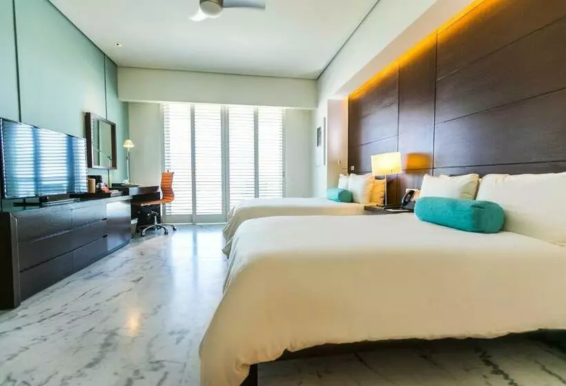 Club Room King Bed, Palacio Mundo Imperial Riviera Diamante Acapulco