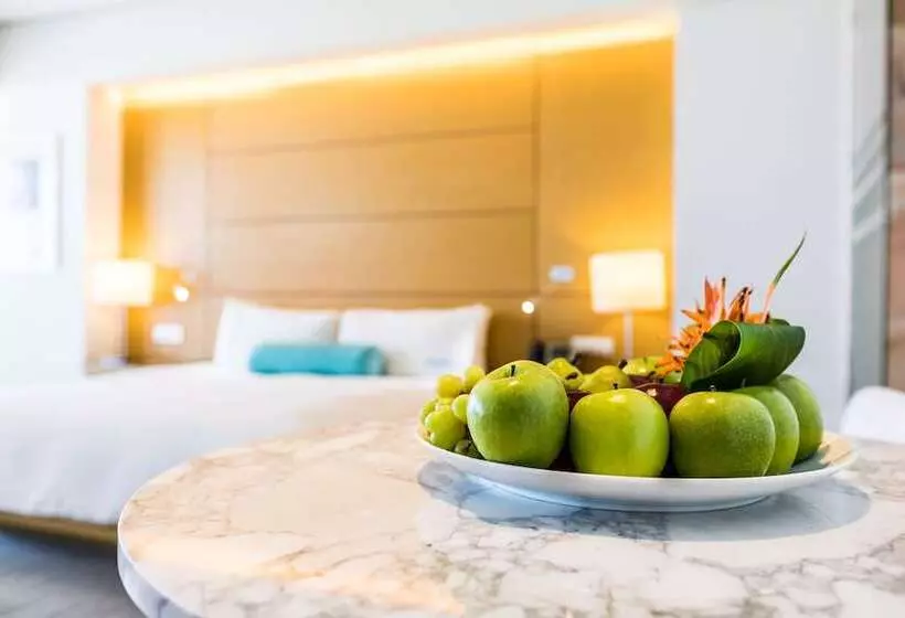 سوئیت جونیور با تخت بزرگ, Palacio Mundo Imperial Riviera Diamante Acapulco