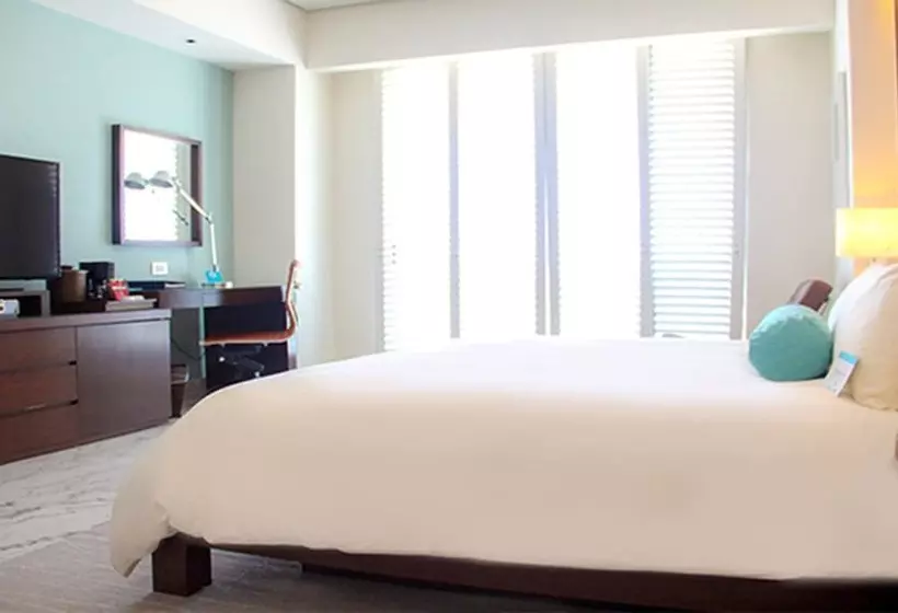 Club Room King Bed, Palacio Mundo Imperial Riviera Diamante Acapulco