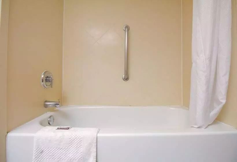 2ダブルベッドのスタンダードルーム, Tulsa Square Hotel Central, I-44 By OYO