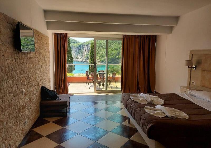 جناح جونيور مطلّ علي البحر, Blue Princess Beach Hotel and Suites