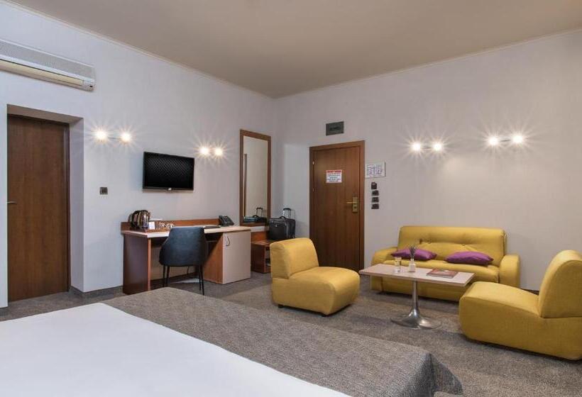 إستوديو قياسى, Forum Hotel Self Check In Stara Zagora