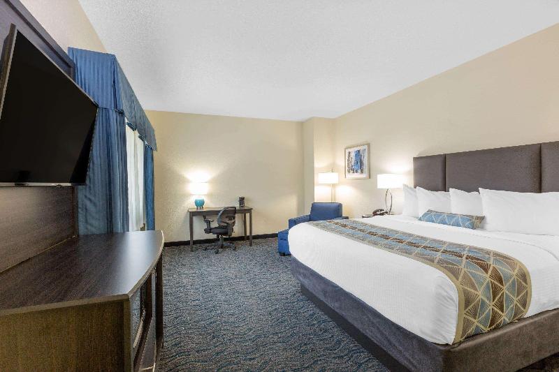 스탠다드 룸 킹사이즈 침대, Baymont By Wyndham Des Moines Airport