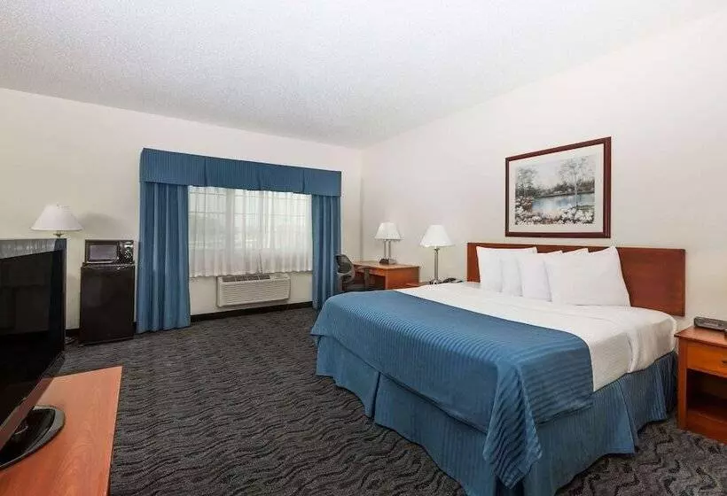 سوییت, Baymont By Wyndham Des Moines Airport