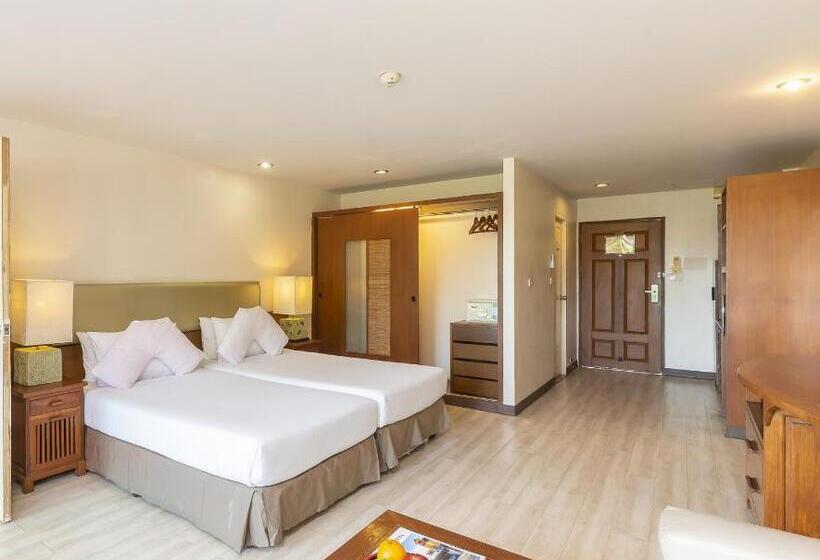 Номер Deluxe Вид на Бассейн, Bella Villa Cabana