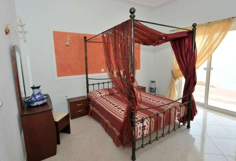 بنجلو قياسى مطل على البحر, Blue Princess Beach Hotel and Suites