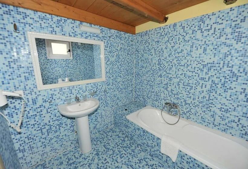 بنجلو قياسى مطل على البحر, Blue Princess Beach Hotel and Suites