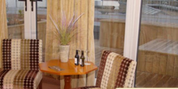 Номер Стандарт, Bracken Court