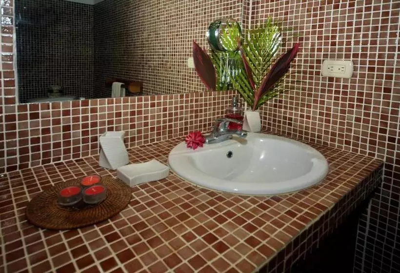 اتاق استاندارد با چشم‌انداز استخر, Esencia Hotel And Villas