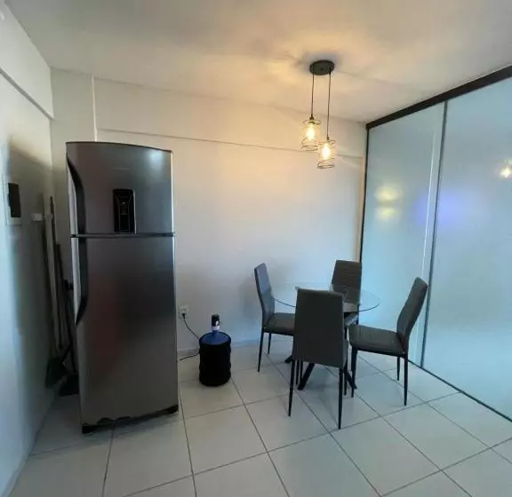 استودیو استاندارد با چشمانداز استخر, Flats Particular Terrazzo