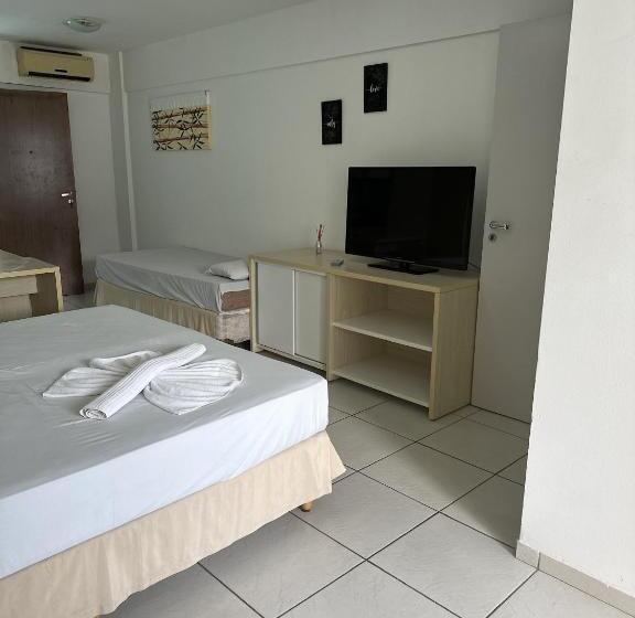 إستديو قياسى مطل على حمام السباحة, Flats Particular Terrazzo