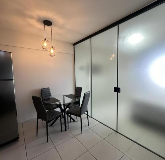 غرفة قياسية ثلاثية, Flats Particular Terrazzo