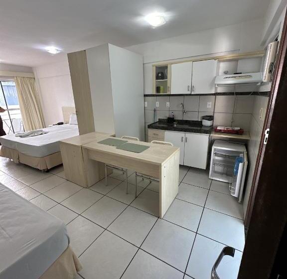 استودیو استاندارد با چشم‌انداز استخر, Flats Particular Terrazzo