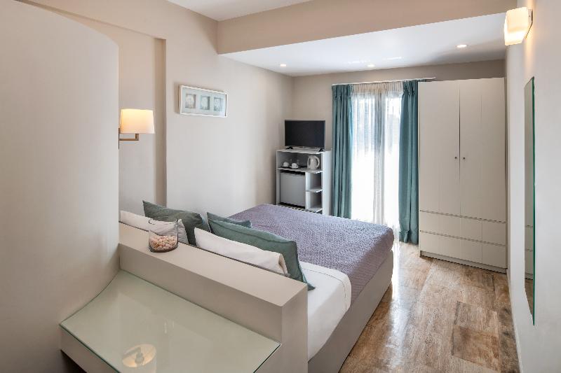 חדר סטנדרט, Fomithea