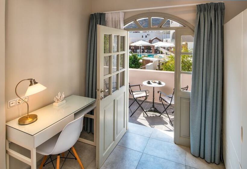 חדר סטנדרט, Fomithea