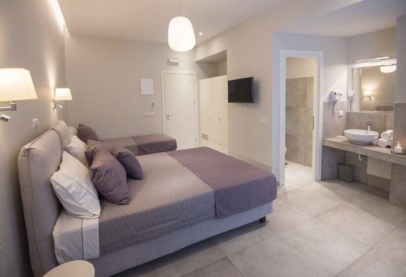 חדר סטנדרט לשלושה, Fomithea