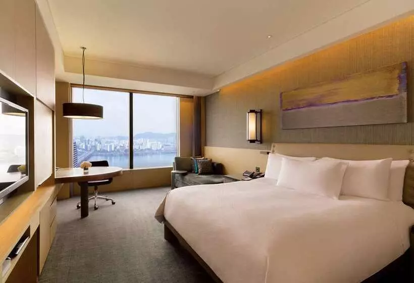 اتاق لوکس با تخت بزرگ, Hilton Promenade At Branson Landing