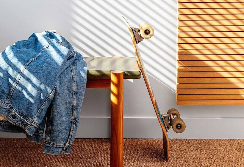 غرفه قياسيه سريرين مزدوجين, June West La, A Member Of Design Hotels