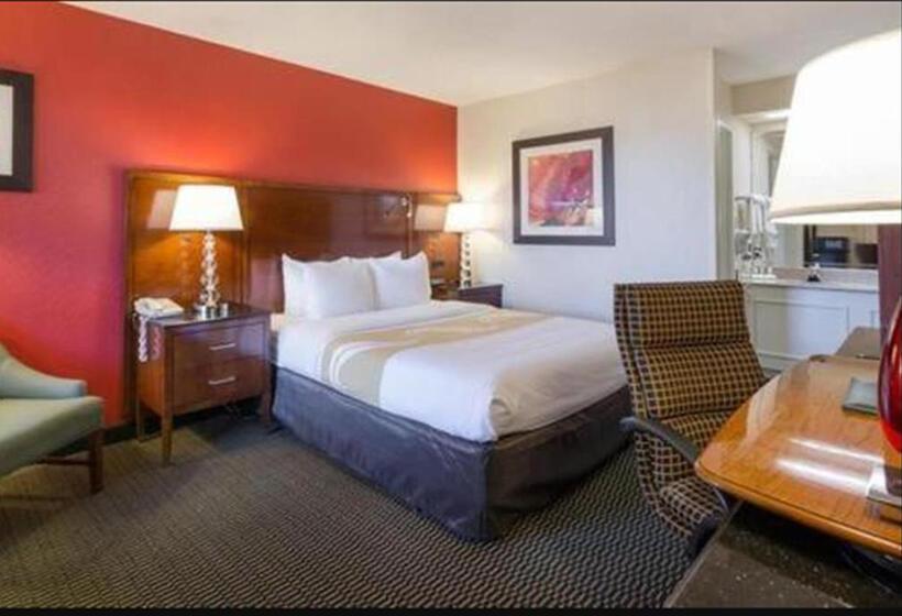 Номер Стандарт Адаптированный для Инвалидов, Quality Inn Christiansburg  Blacksburg