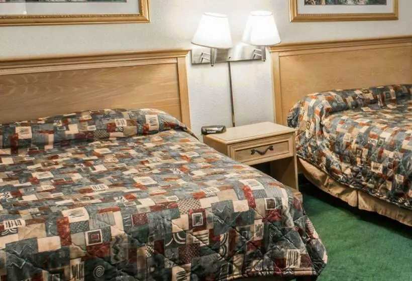 ２ダブルベッドのスタンダードルーム, Rodeway Inn Fort Pierce Us Highway 1