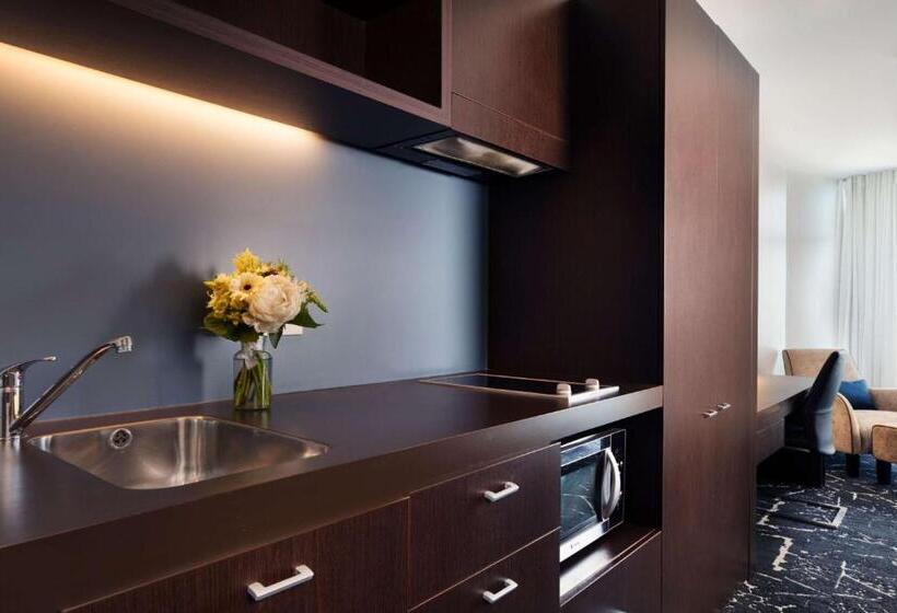 Номер Deluxe с Балконом, Rydges Wellington