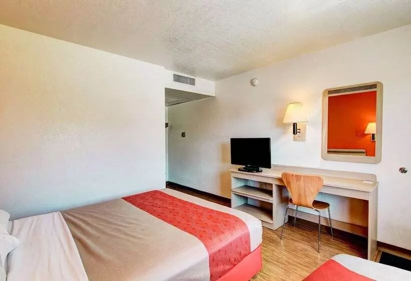 ２ダブルベッドのスタンダードルーム, Motel 6 Denver, Co  Airport