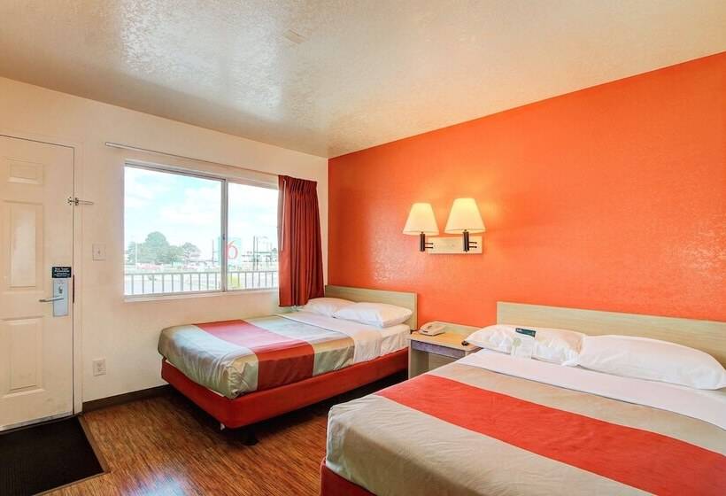 Номер Стандарт 2 Двуспальные Кровати, Motel 6 Denver, Co  Airport