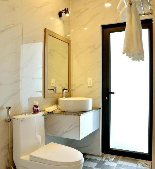 اتاق استاندارد چهار تخته, Buon Ma Thuot