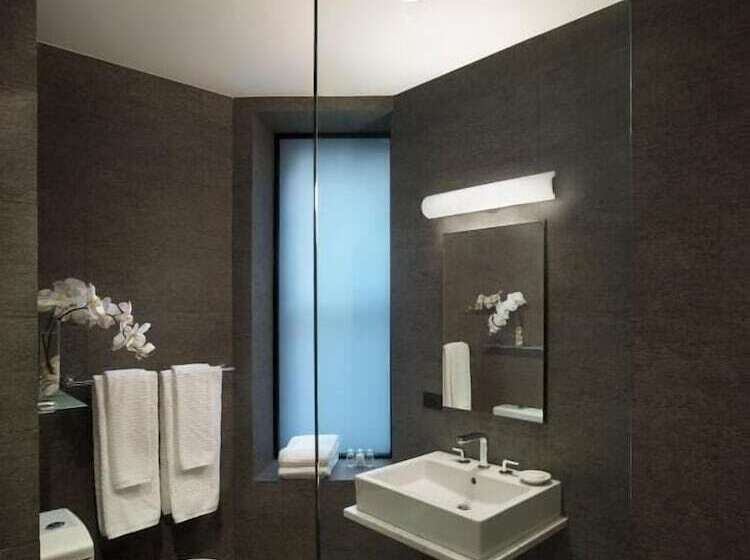 套房, Aka Times Square