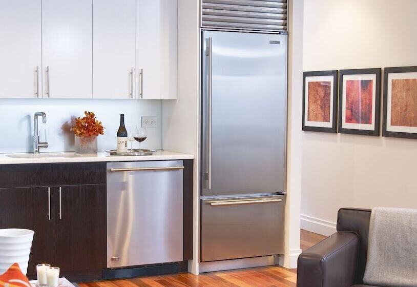 套房, Aka Times Square