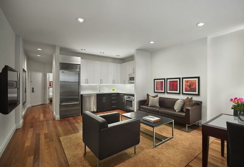 套房, Aka Times Square