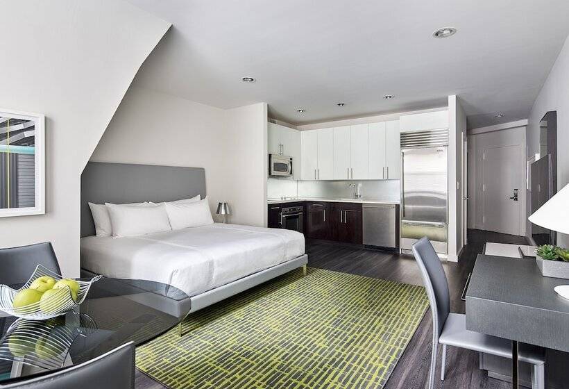 高级工作室, Aka Times Square