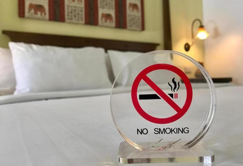 Номер Deluxe, Ao Nang Colors Hotel   Aonang Beach